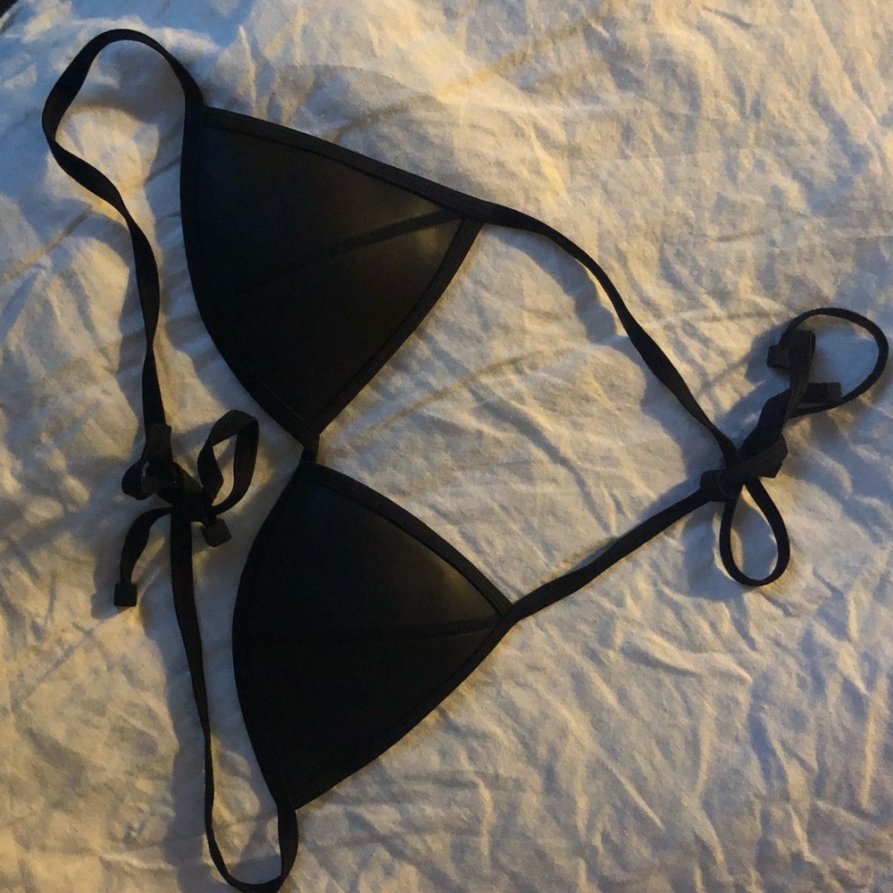 Triangl black bikini top